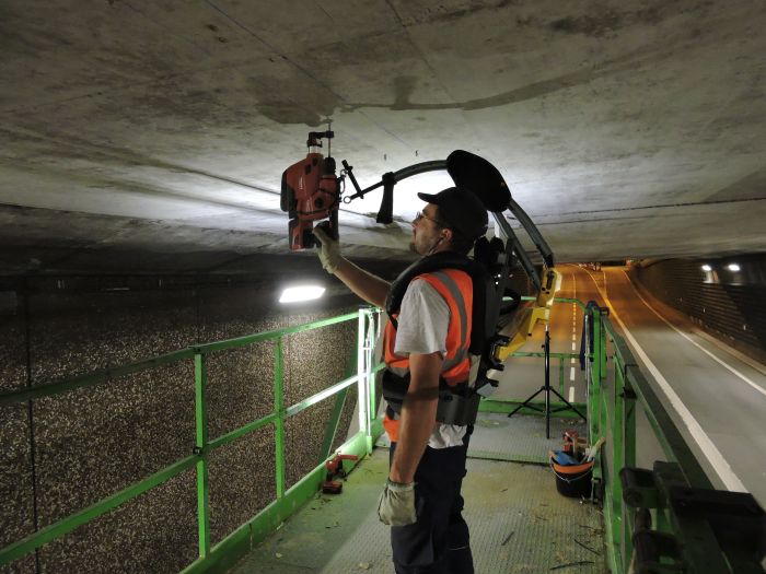 © Bouygues Energies et Services, TC de La Terrasse, utilisation d'un exosquelette